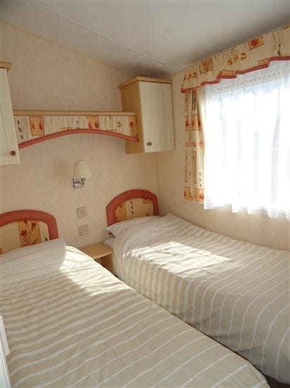 Kanga Holiday Interior Twin Bed